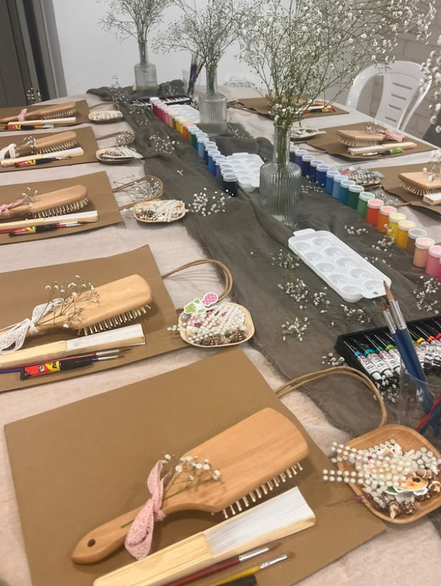 Hairbrush station set-up