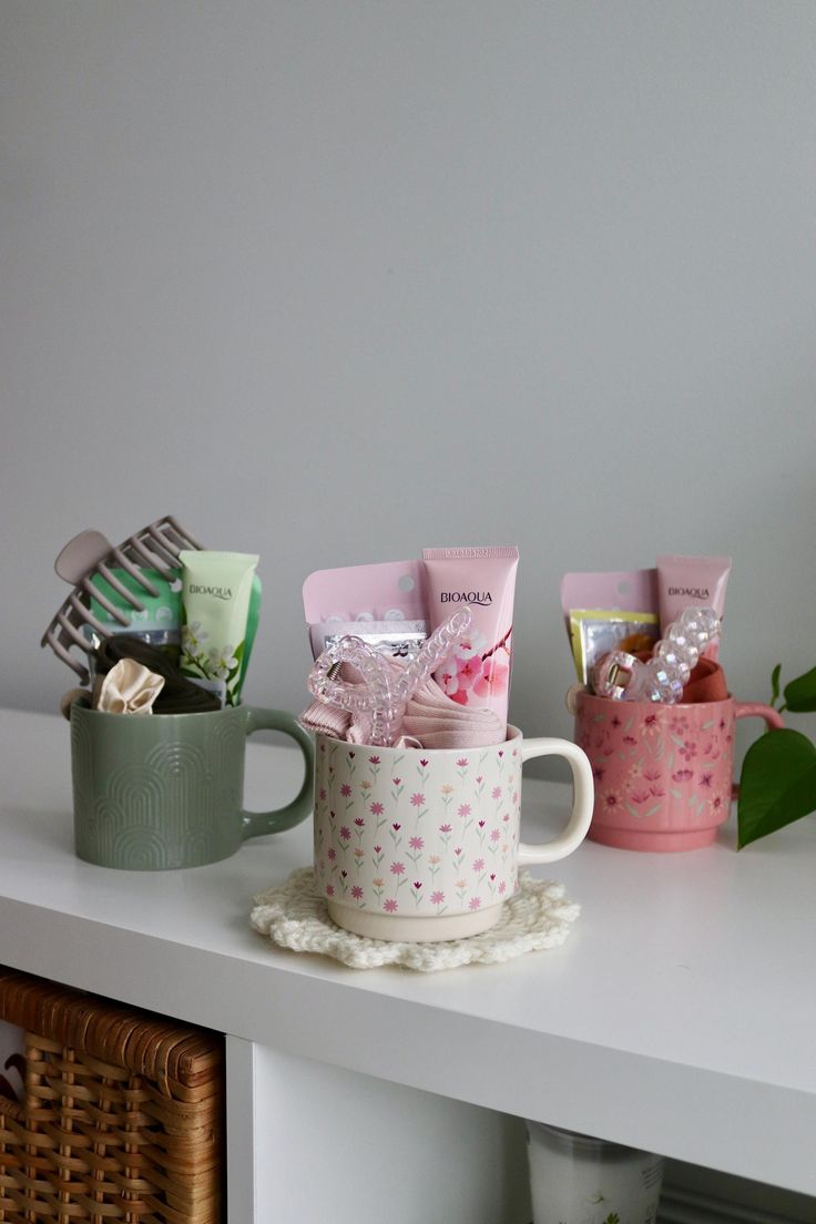 Mini mug gift hampers